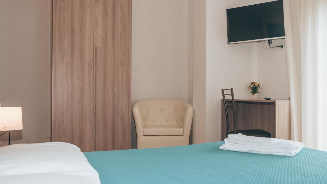 Guesthouse Aschenez Reggio di Calabria Bagian luar foto